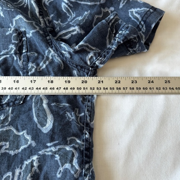 ROOTS‎ Men's M 100% Linen Allover Lakes Print Button Up Shirt Blue Summer Resort - Picture 10 of 13